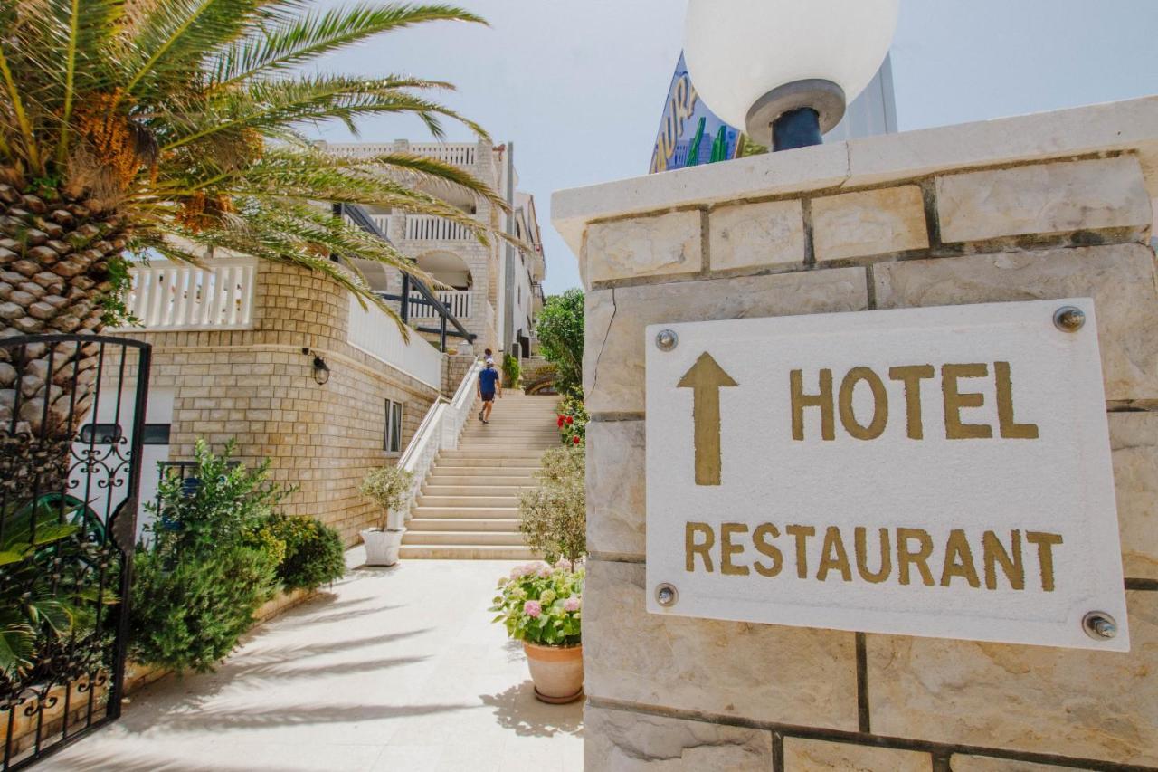 Hotel Vila Tina Arbanija Екстериор снимка