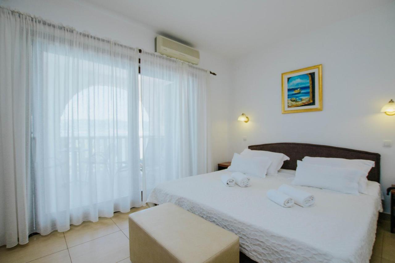 Hotel Vila Tina Arbanija Екстериор снимка