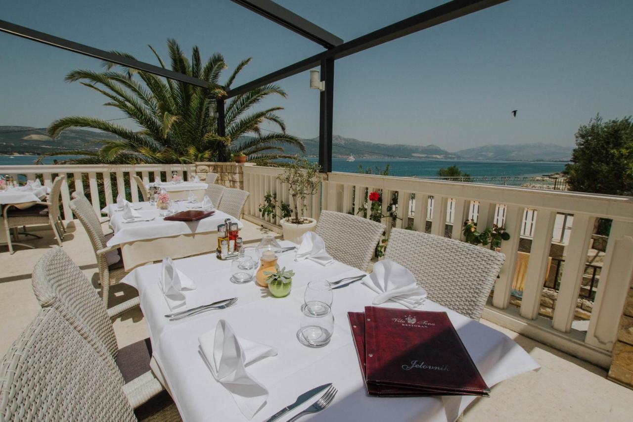 Hotel Vila Tina Arbanija Екстериор снимка