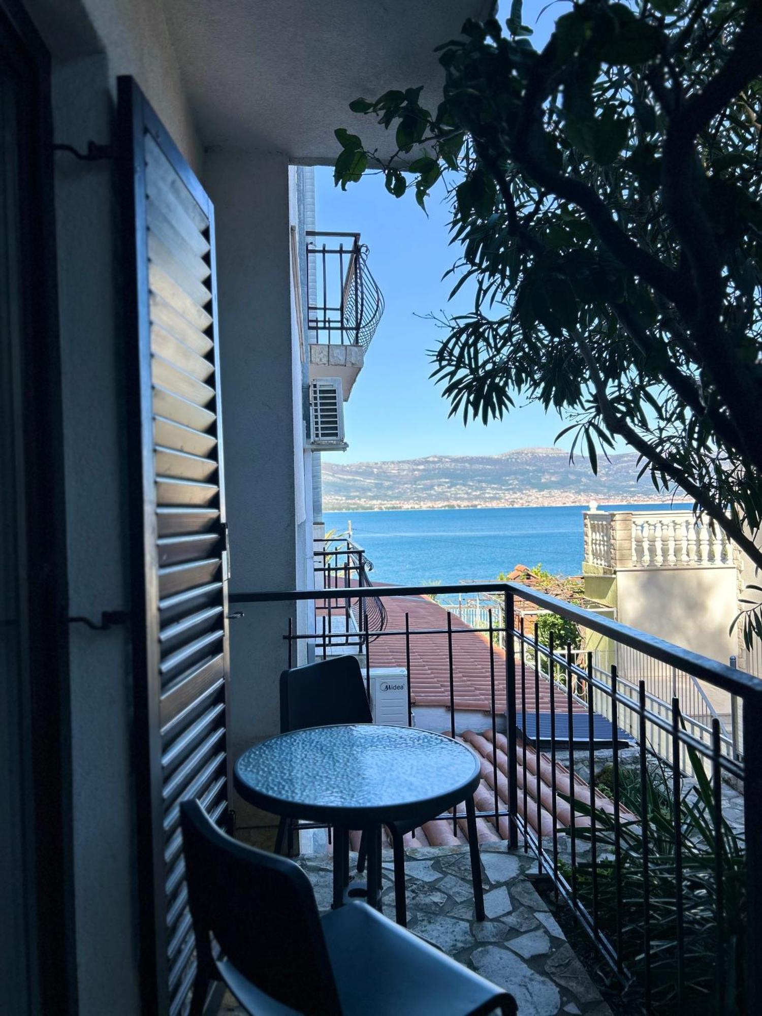 Hotel Vila Tina Arbanija Екстериор снимка