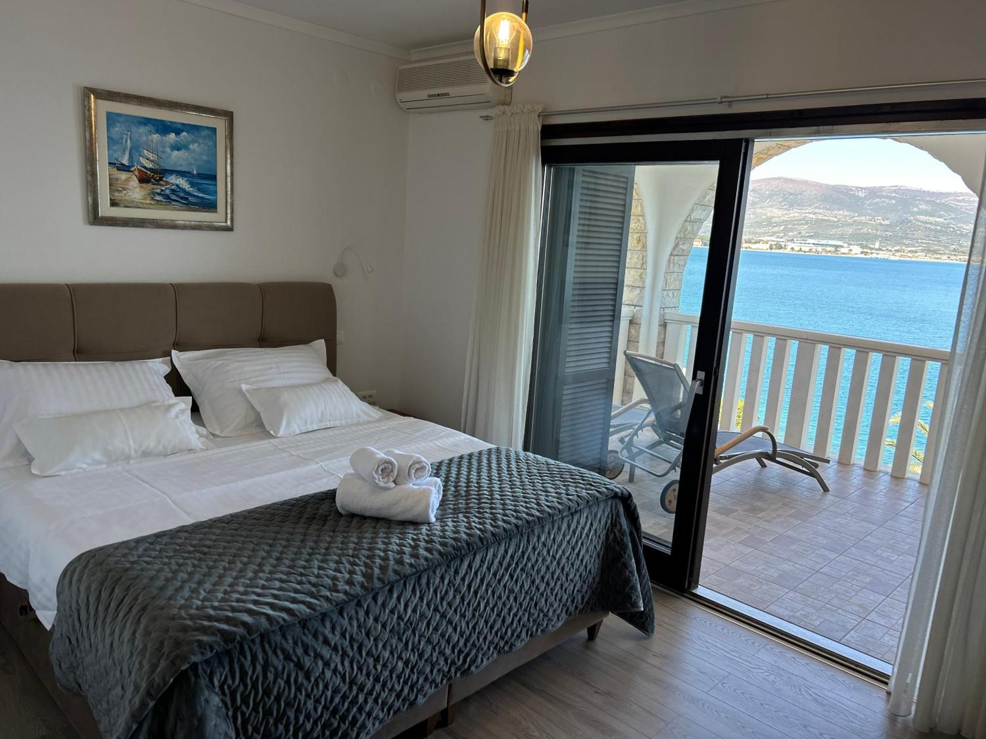 Hotel Vila Tina Arbanija Екстериор снимка