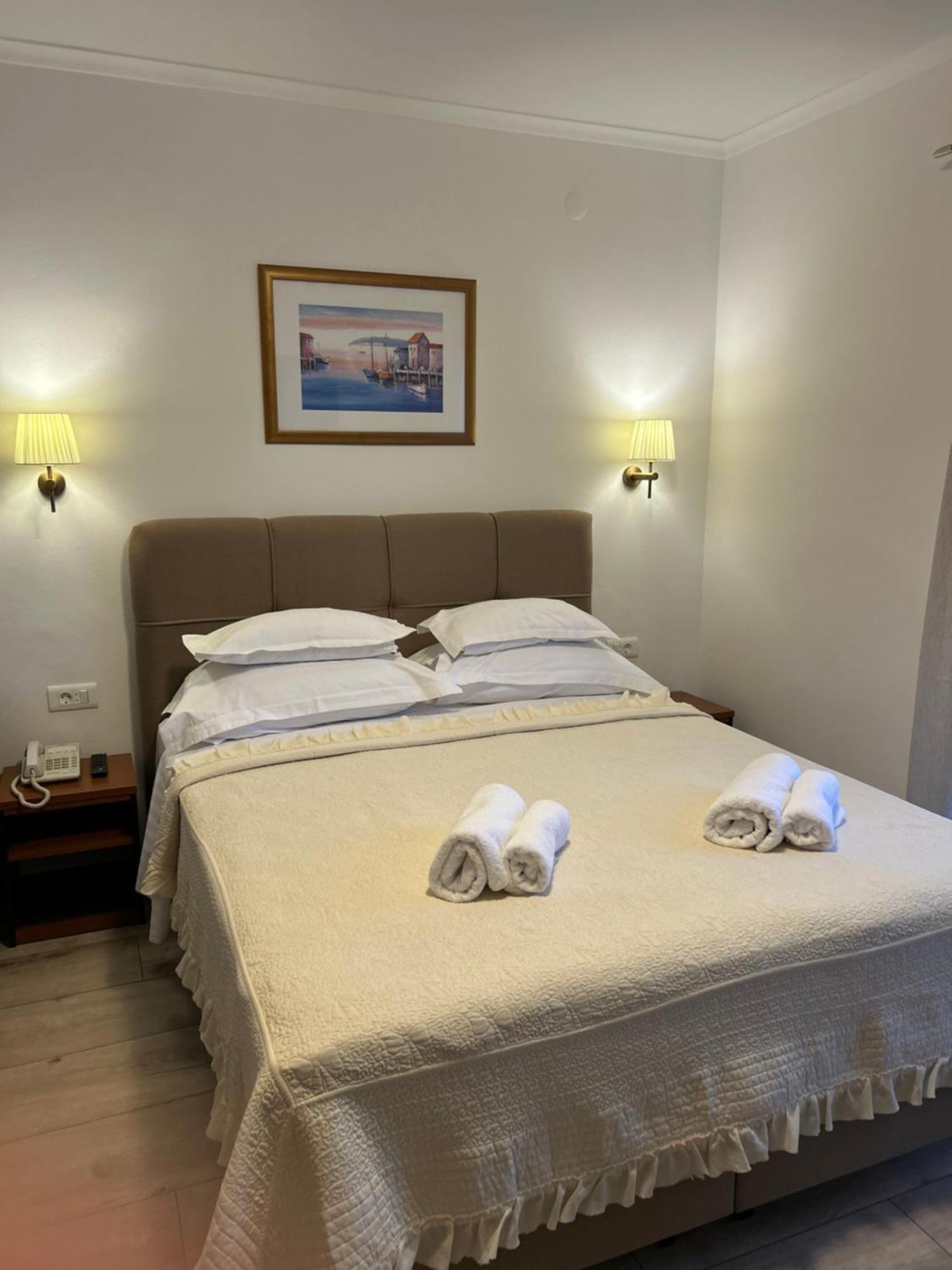 Hotel Vila Tina Arbanija Екстериор снимка
