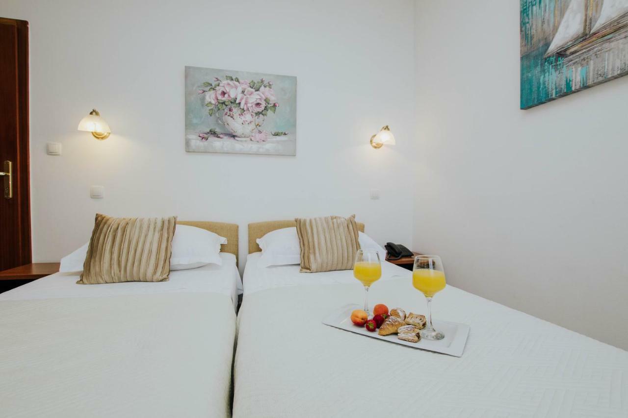 Hotel Vila Tina Arbanija Екстериор снимка
