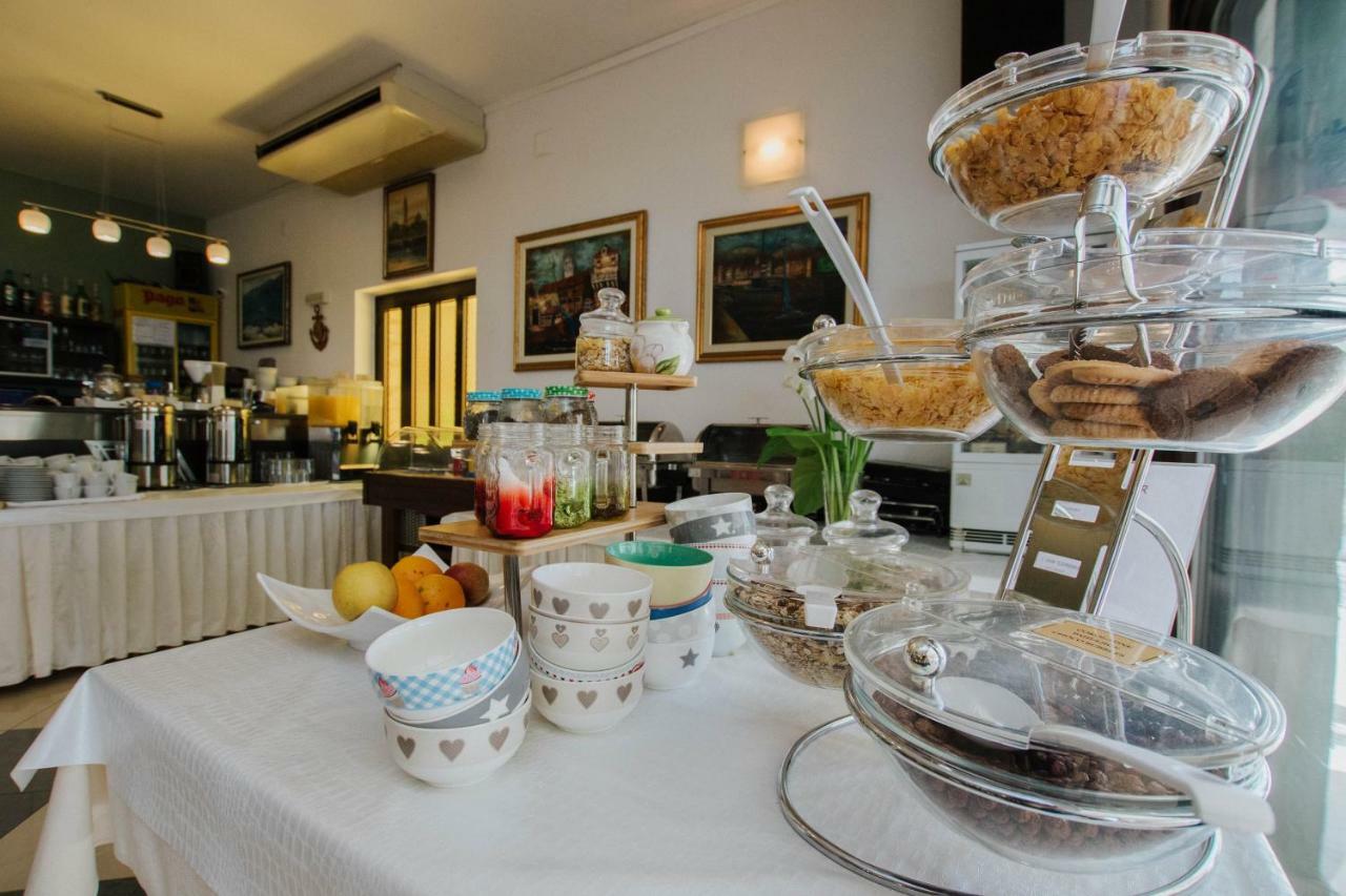 Hotel Vila Tina Arbanija Екстериор снимка