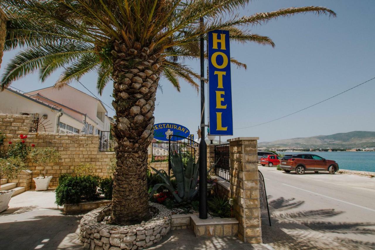 Hotel Vila Tina Arbanija Екстериор снимка