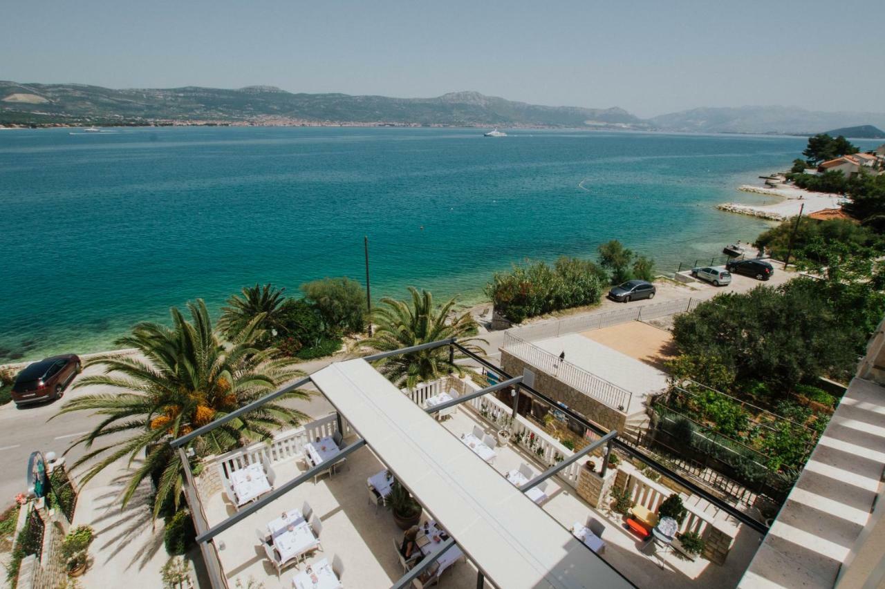 Hotel Vila Tina Arbanija Екстериор снимка